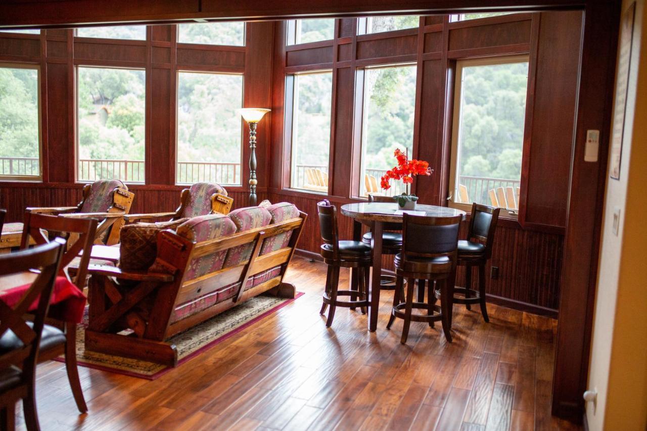 Riverfront Property With Waterfalls Near Yosemite And Bass Lake โอกเฮิร์สต์ ภายนอก รูปภาพ