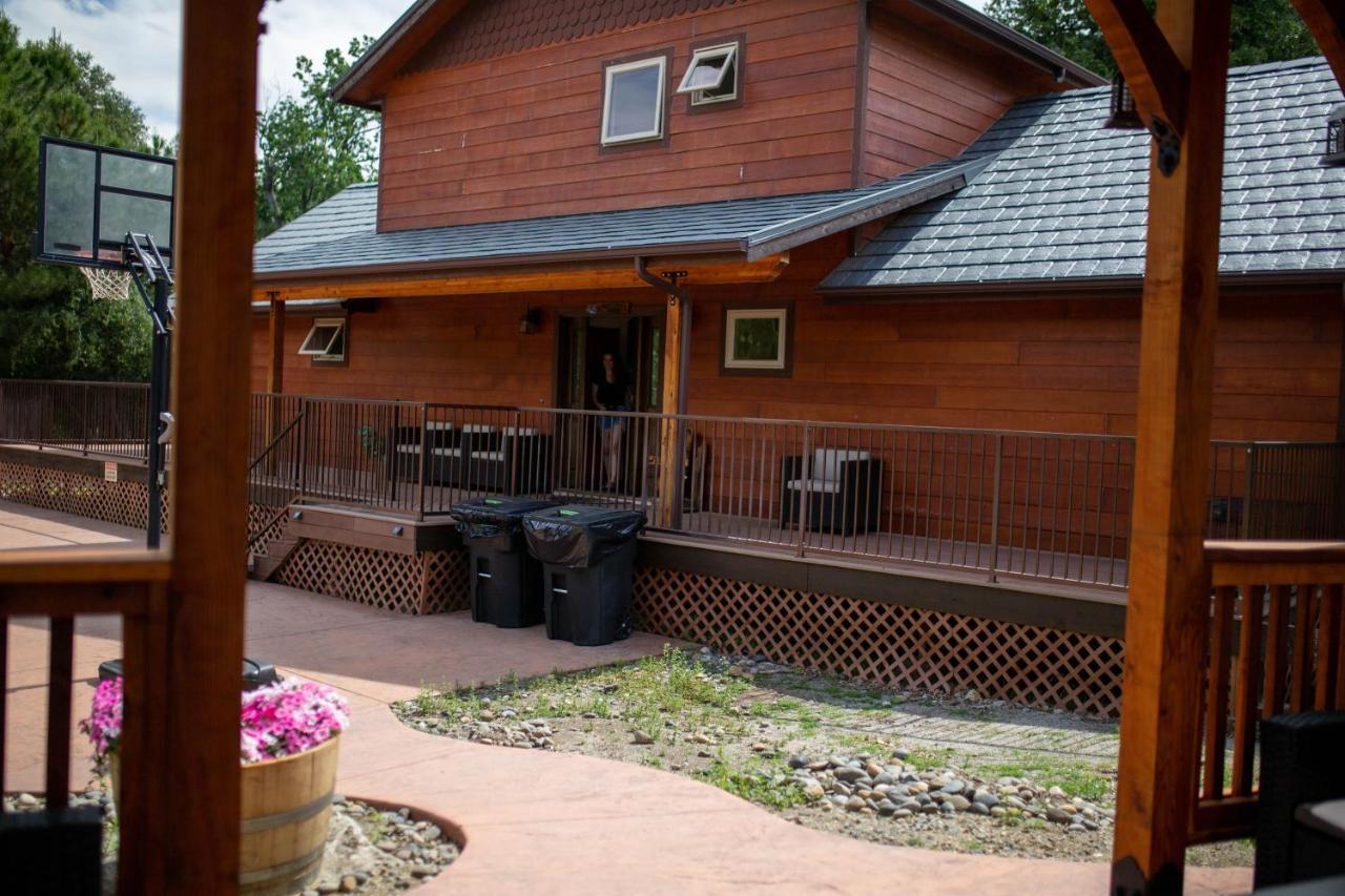 Riverfront Property With Waterfalls Near Yosemite And Bass Lake โอกเฮิร์สต์ ภายนอก รูปภาพ