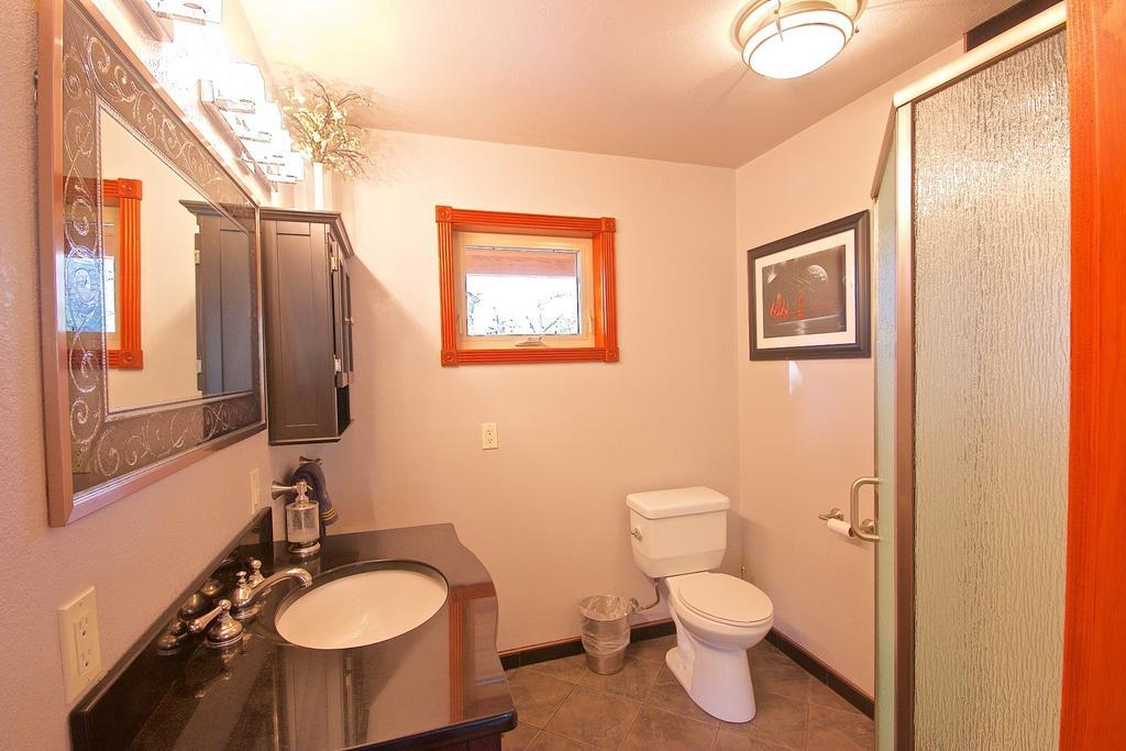 Riverfront Property With Waterfalls Near Yosemite And Bass Lake โอกเฮิร์สต์ ห้อง รูปภาพ