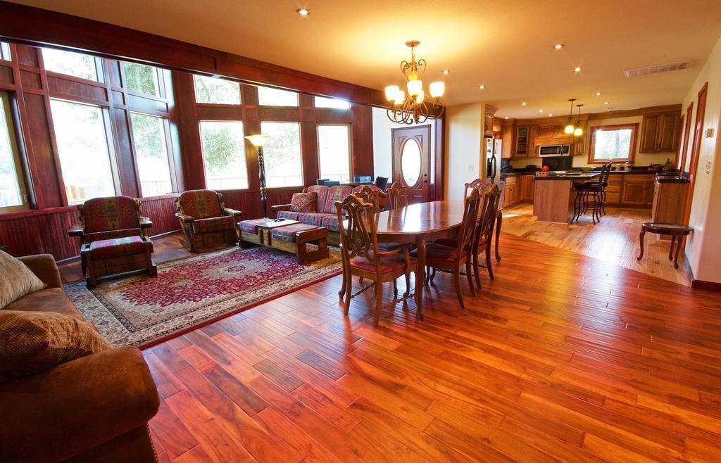 Riverfront Property With Waterfalls Near Yosemite And Bass Lake โอกเฮิร์สต์ ห้อง รูปภาพ