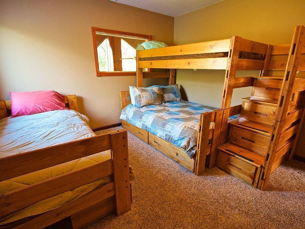 Riverfront Property With Waterfalls Near Yosemite And Bass Lake โอกเฮิร์สต์ ภายนอก รูปภาพ
